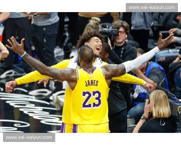 跨越时空的豪门对决：尼克斯vs湖人录像里的篮球朝圣之旅